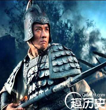 此人敢跟马超大战，近逼典韦，这么强为何见了张飞就跑
