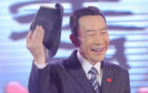 他是中国最贵的男演员，一辈子圈粉无数，却活得很清贫！