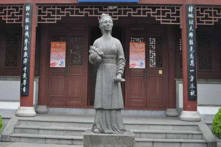 她改变国人的生活，却在历史的长河中连一个名字都没有留下