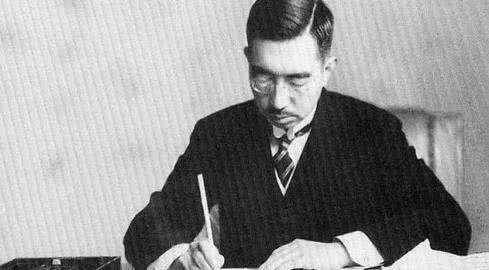 为什么希特勒选择自杀，日本天皇没有？原因竟是怕死