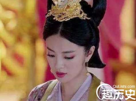 这位皇帝开玩笑嘲笑妃子年老色衰，晚上就憋屈被妃子杀死