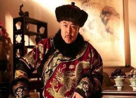 乾隆皇帝自称十全老人，死后却被扔在臭水沟中