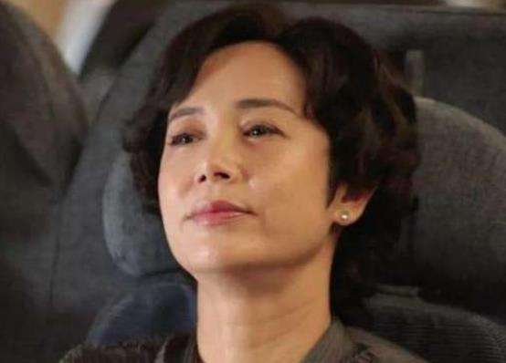 《正阳门下小女人》徐慧真和范金有为什么都想买回小酒馆？