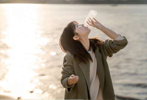 宋伊人海边写真