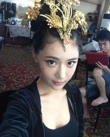 房鹿甜美自拍
