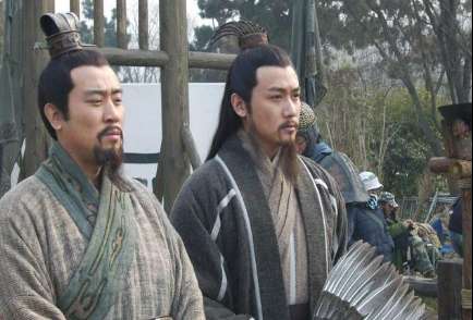 诸葛亮死后刘禅查他的遗产 为什么气的连摔杯子