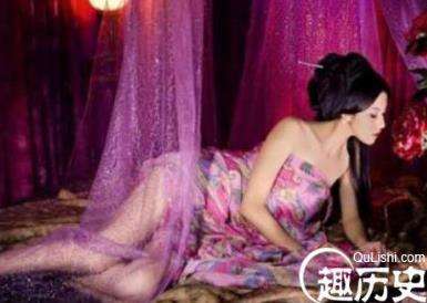 史上最会接盘的皇帝，父刚死众后妈们就被他收进后宫