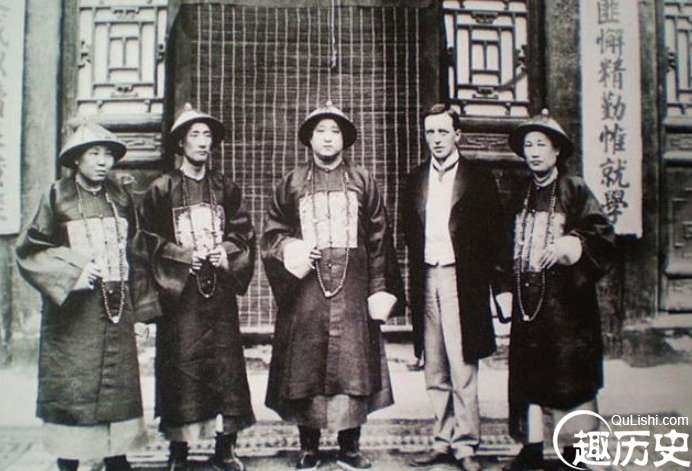 这家族连续做官上千年，朱元璋却偏不买账，连其祖宗都不放过