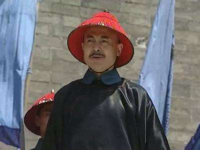 战乱期间，为什么康熙冒险任用汉人周培公担任平叛的主将