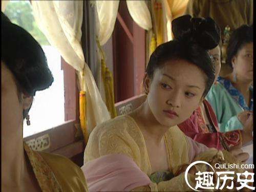 她被叔叔糟蹋生下女儿, 后因悲愤被女儿掐死