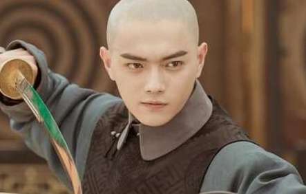 《延禧攻略》傅恒在历史上是谁？和尔康还有这种关系