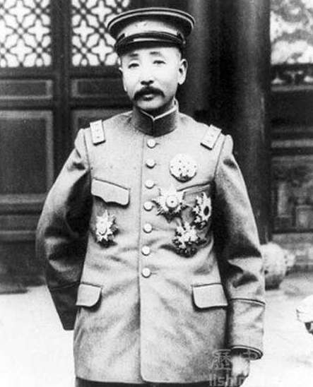   孙烈臣 