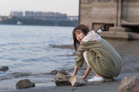 宋伊人海边写真