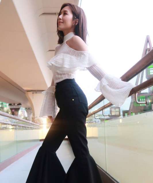杨怡比基尼泳装照片