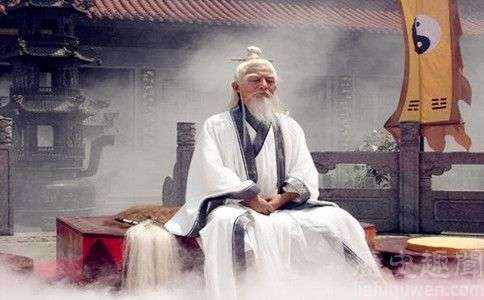 元始天尊的实力在三清的两位最高神面前是高还是低呢？