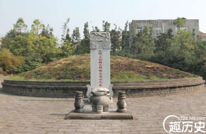 为什么他活着皇帝害怕，死后儿孙还要挖他坟挫骨扬灰？