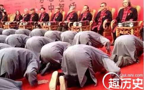 下跪这种礼仪是从什么时候出现的？最初的的意义是什么？