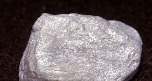 世界上最软的石头——用手指就可以刮下粉末的滑石