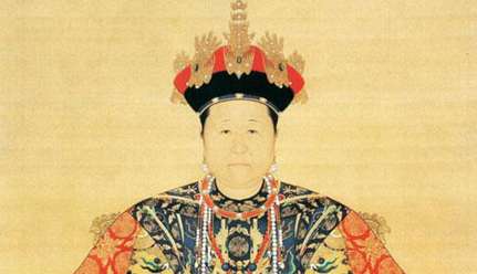 康熙为什么近40年，都不让祖母孝庄皇太后“入土为安”？后世对她的评价