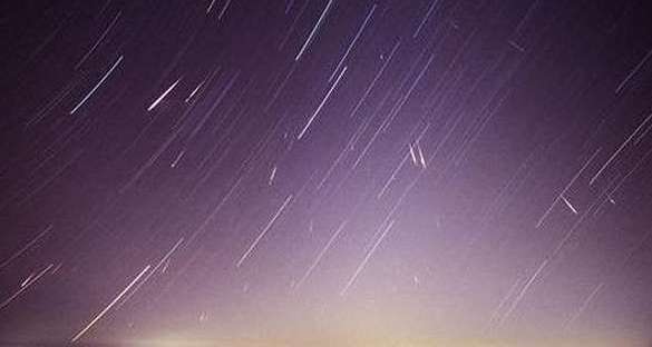 世界上最大的流星雨——1833年11月12日，天空出现约20万个流星