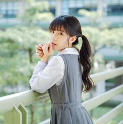 赖美云制服诱惑高清照