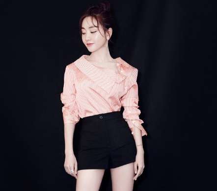 杨蓉高清唯美活动图