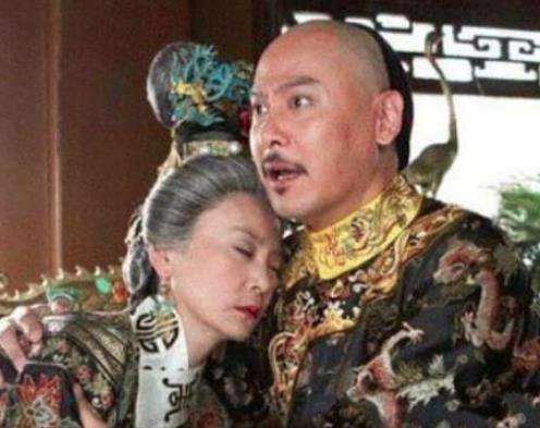 乾隆一生唯独听这个女人的话，她死后还为其修建金发塔