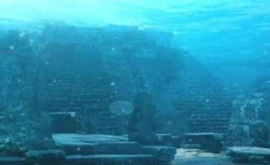 百慕大三角水下金字塔:水晶材质建筑成(最大金字塔)