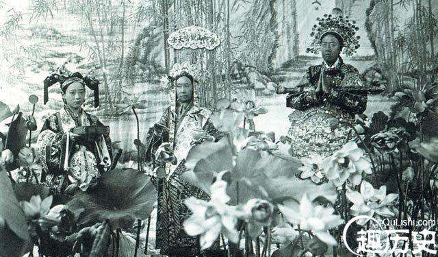 世间只有一人，能让慈禧迎大神、铺红毯、烧龙船！