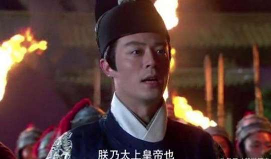 ​一大官被抓，刽子手半天下不了手，大官说：&ldquo;那我自杀吧！&rdquo;