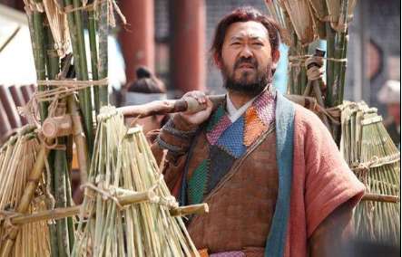 此人外号让人脸红，还敢睡正宫娘娘，死后连个坟也没有