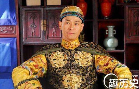 历史上和珅究竟干了些什么坏事，陵墓被淹水下？