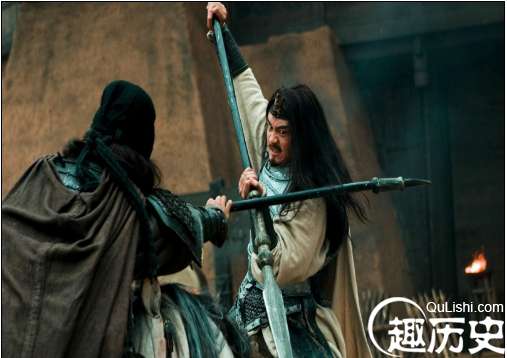 关羽死刘备大哭，张飞死刘备却没哭，同是兄弟，为何差距这么大？