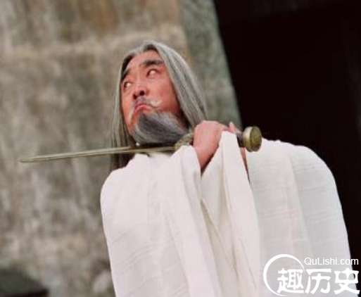 朱元璋登基之后，立刻挖了一个人的坟墓，百姓个个拍手称快