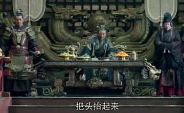 此人自封宇宙大将军却是个忘恩负义之辈，起兵围台城