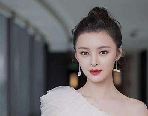 《一千零一夜》路宝妮最后和谁在一起 剧中和热巴一同爱上邓论