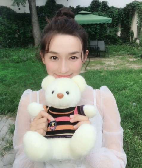 李若宁生活自拍照