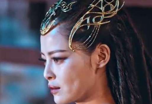 《斗破苍穹》萧炎带女儿闯荡江湖被算计，女儿的真身是什么？击败敌人！