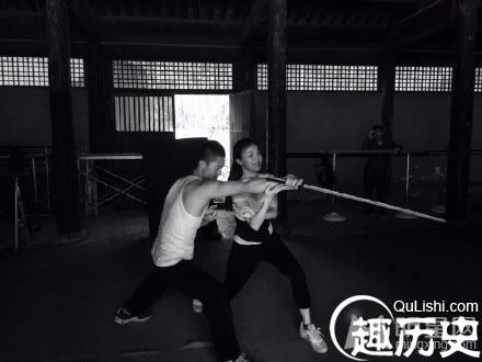 倪妮2015学习武术生活照 刻苦勤奋十分认真