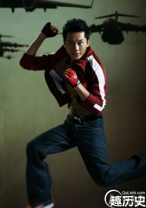 2009年11月《风尚志》李晨运动写真 展运动天赋