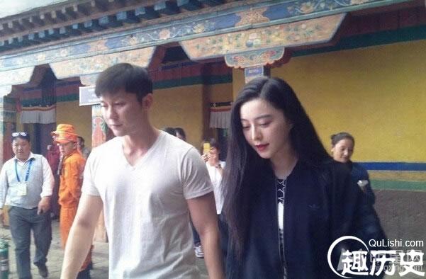 范冰冰李晨大昭寺虔诚礼佛 十指紧扣恋情甜蜜