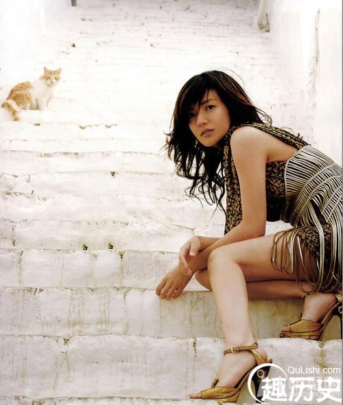 小燕子蜕变成功 赵薇忧郁写真妩媚成熟