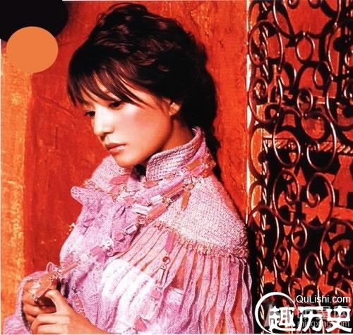 小燕子蜕变成功 赵薇忧郁写真妩媚成熟
