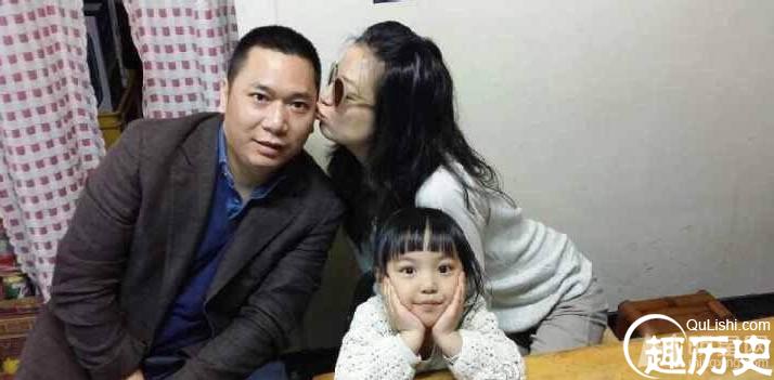 赵薇微博生活照第二波 抱女素颜自拍
