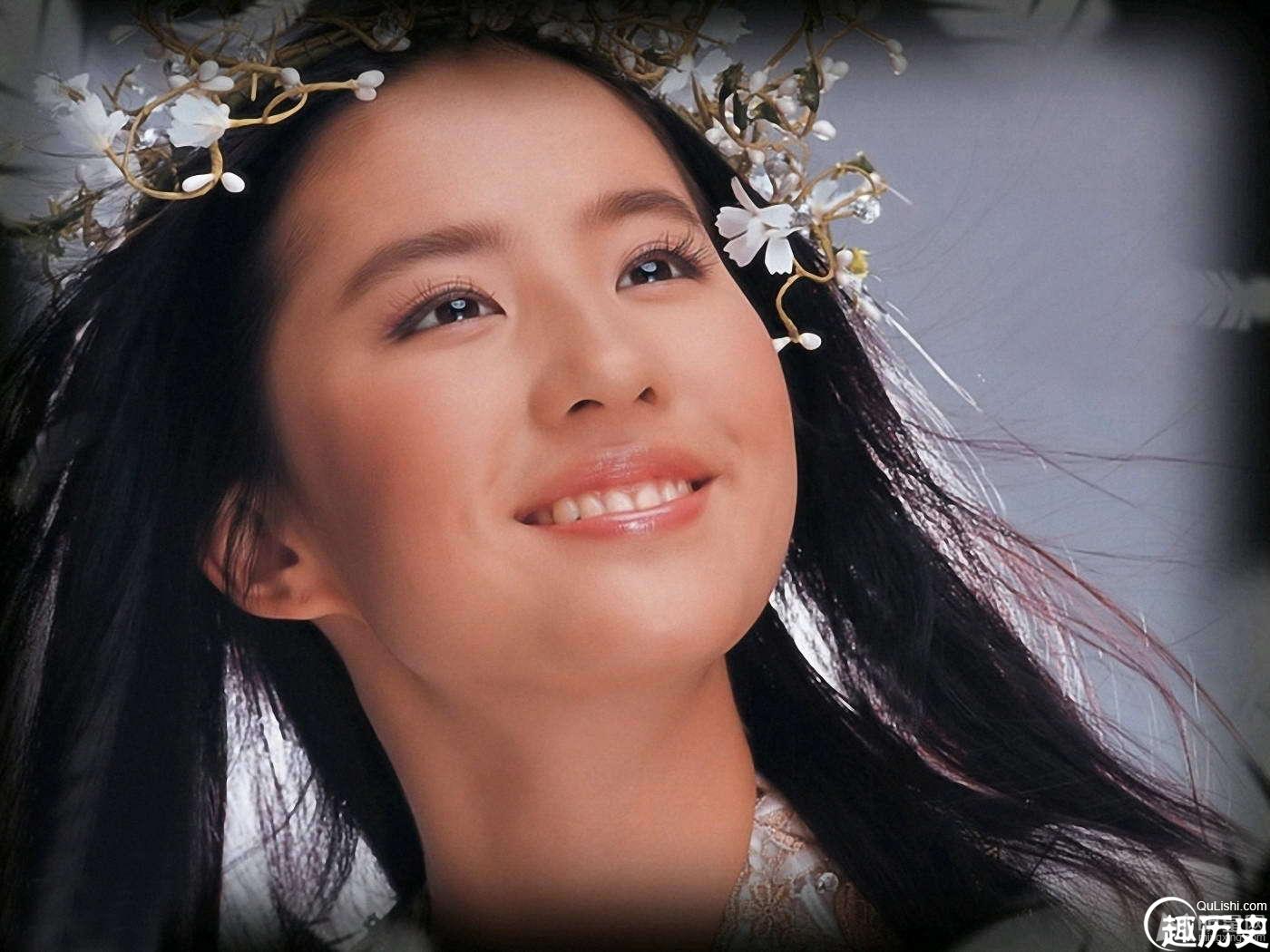 刘亦菲变身武侠少女 