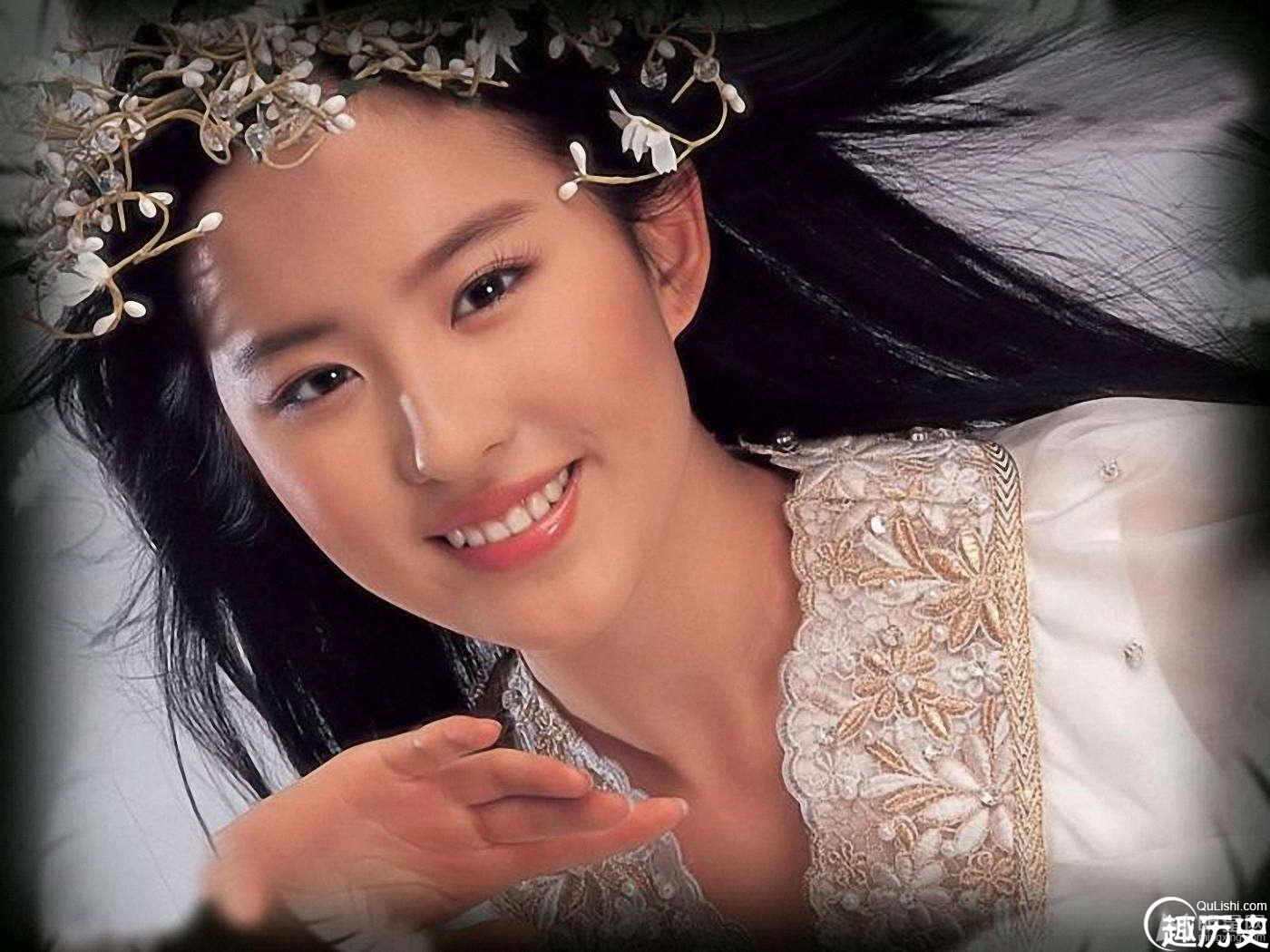 刘亦菲变身武侠少女 