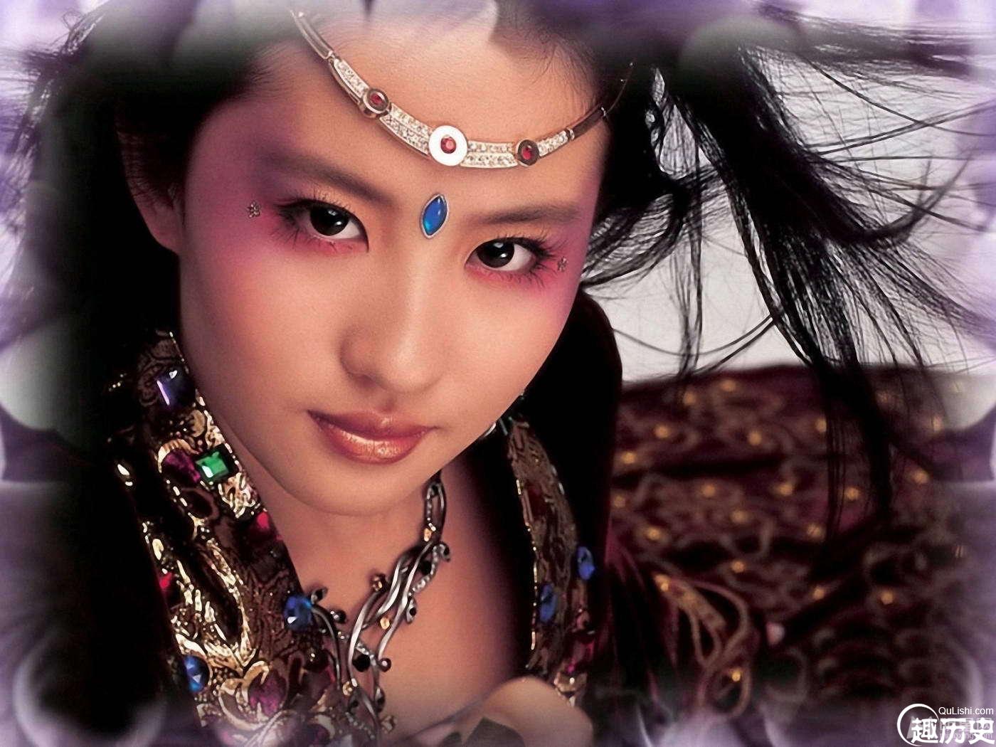 刘亦菲变身武侠少女 
