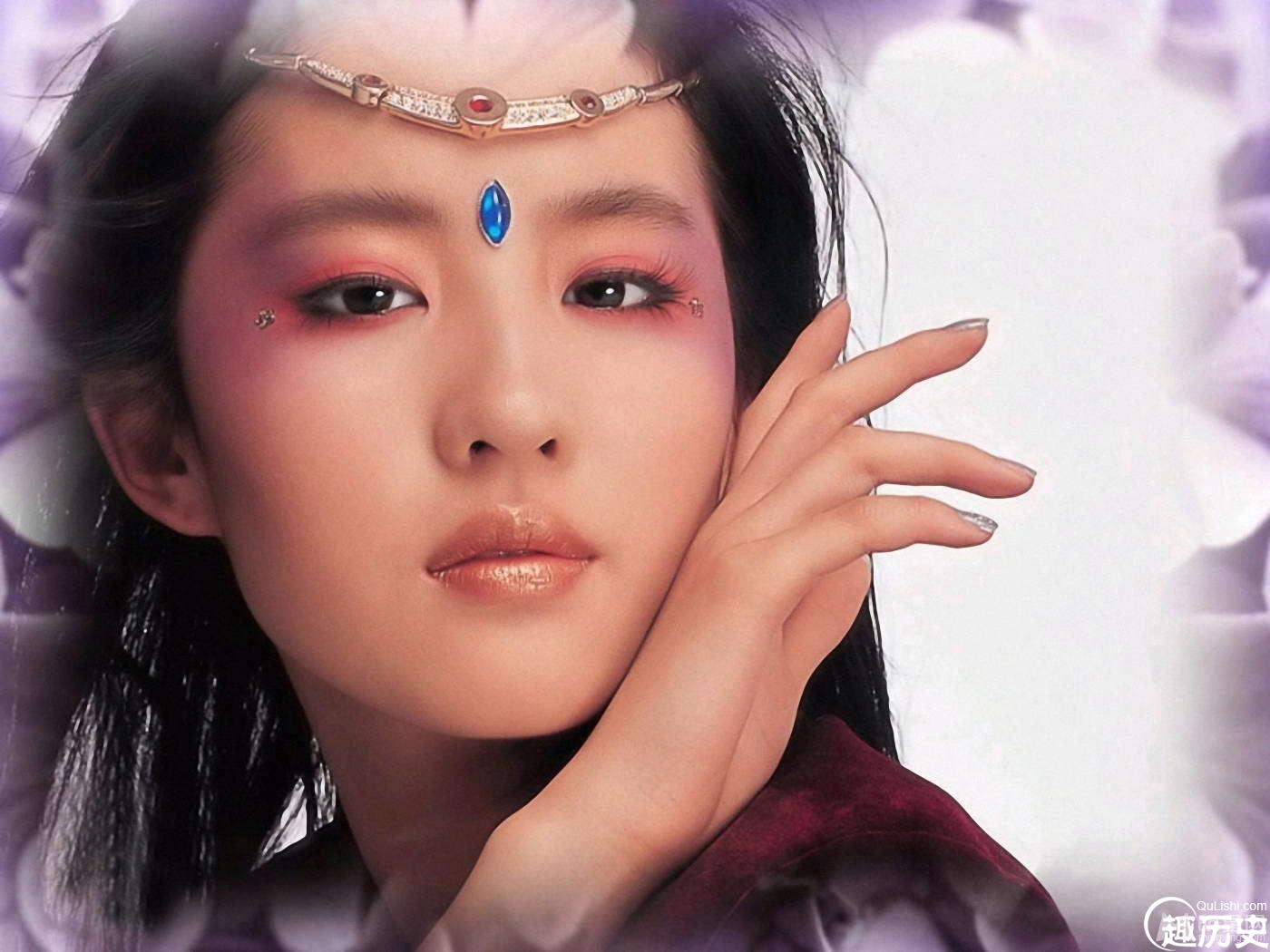 刘亦菲变身武侠少女 