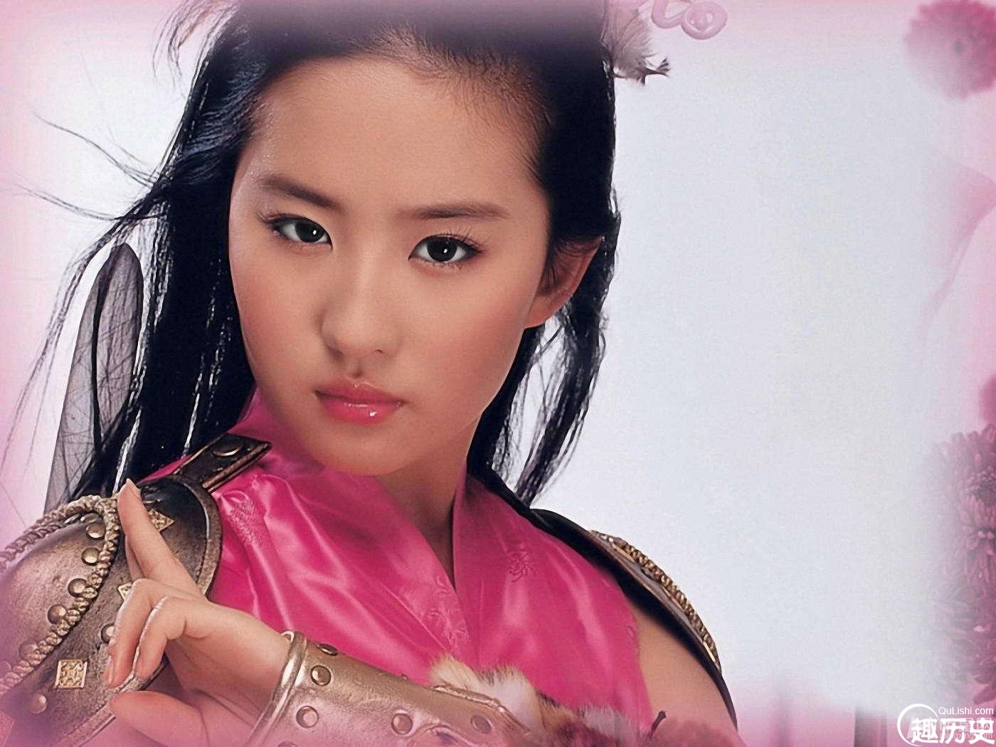刘亦菲变身武侠少女 