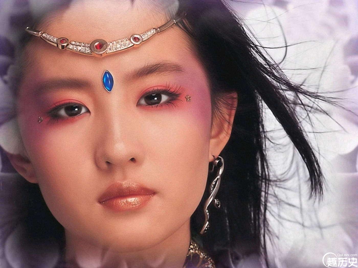 刘亦菲变身武侠少女 
